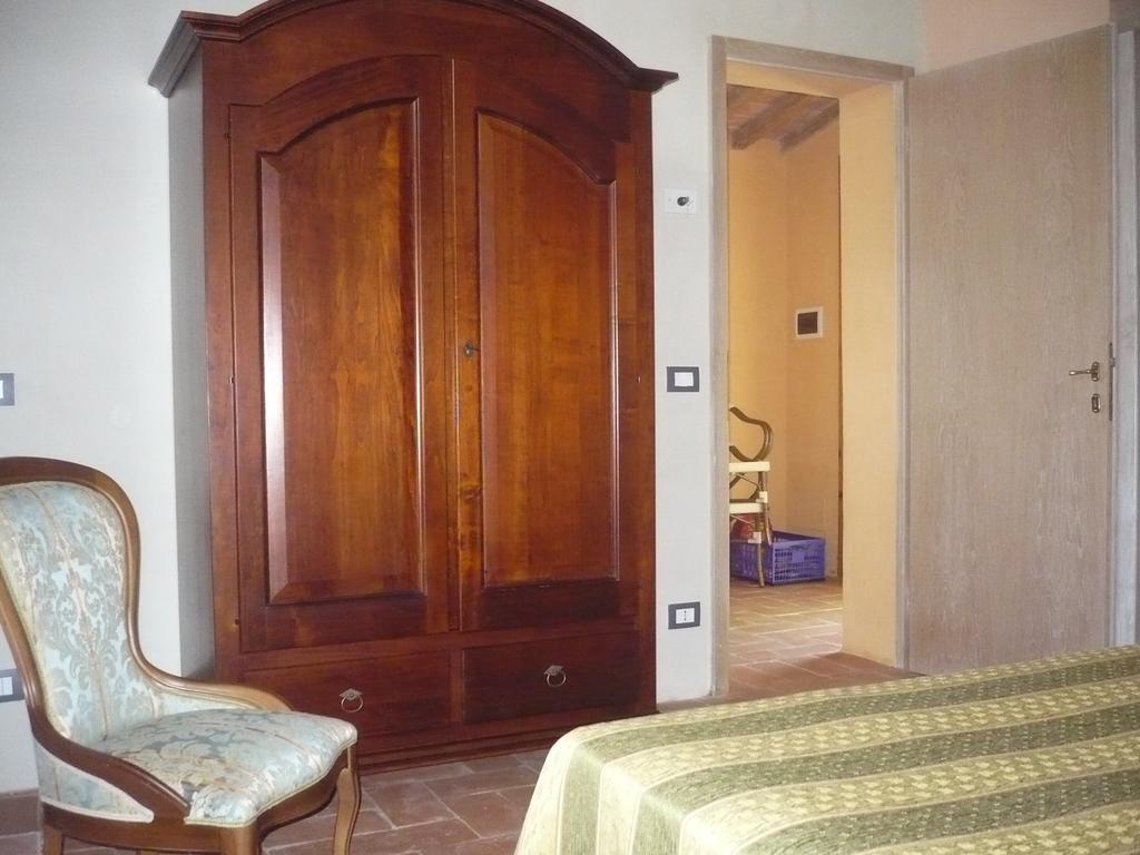 Casa Vacanze "Casale Al Pino" Riparbella Exterior photo