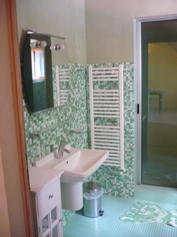 Casa Vacanze "Casale Al Pino" Riparbella Exterior photo