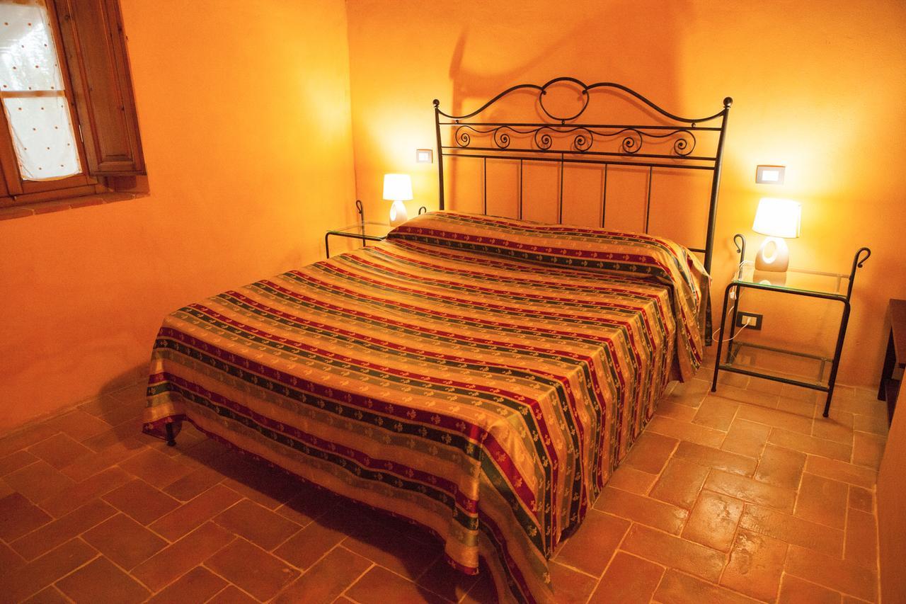 Casa Vacanze "Casale Al Pino" Riparbella Exterior photo