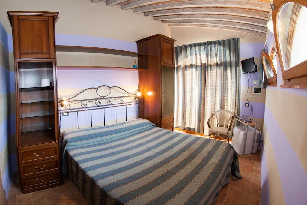 Casa Vacanze "Casale Al Pino" Riparbella Room photo
